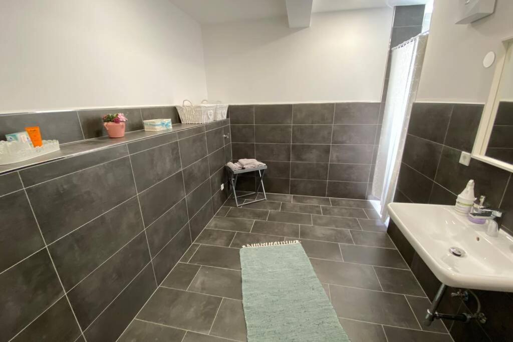 Apartment Staywell Xxl Fuer 7 I Parkplatz I Kueche I Netflix Paderborn